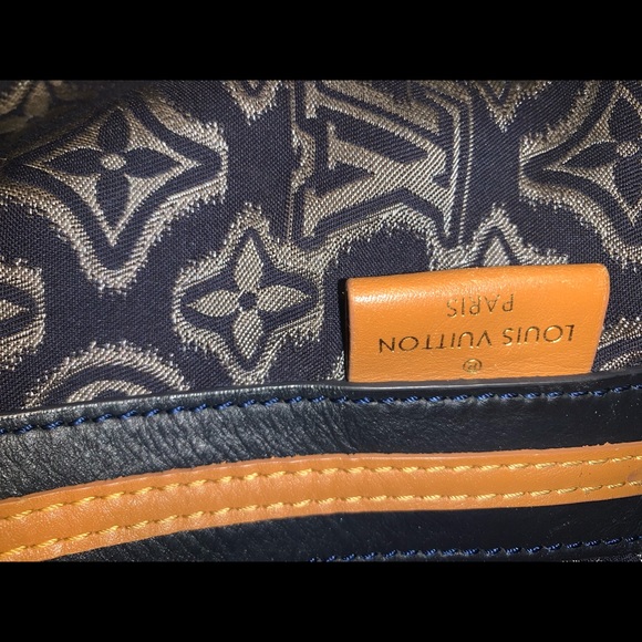 LOUIS VUITTON
Limited Edition Navy Jacquard Monogram Fabric Aviator Bag - Picture 6 of 10